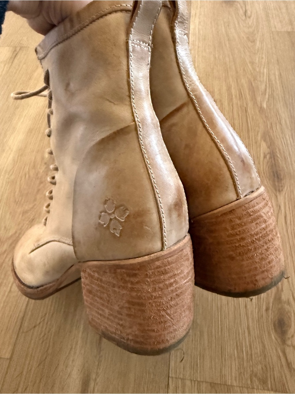 Patricia Nash Tan Lace-Up Heeled Leather Ankle Boots Women’s Size 7.5 - Picture 6 of 8